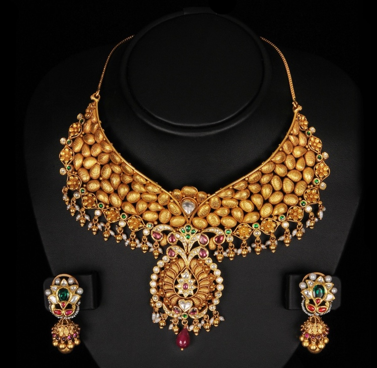 bridal-gold-jewellery-designs